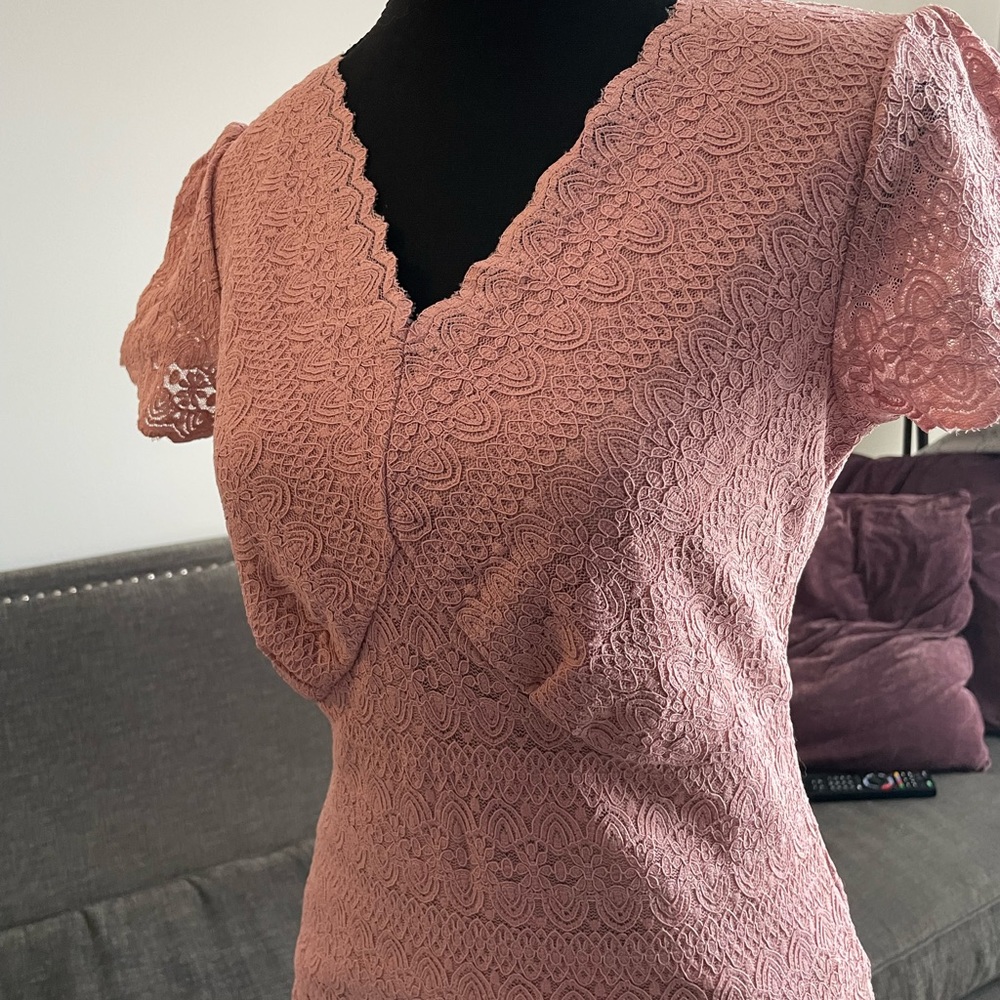 Beautiful dusty rose coloured top in stretch fabric.